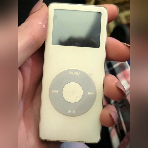 Ipod nano  first generation (rare find) - Picture 3 of 4